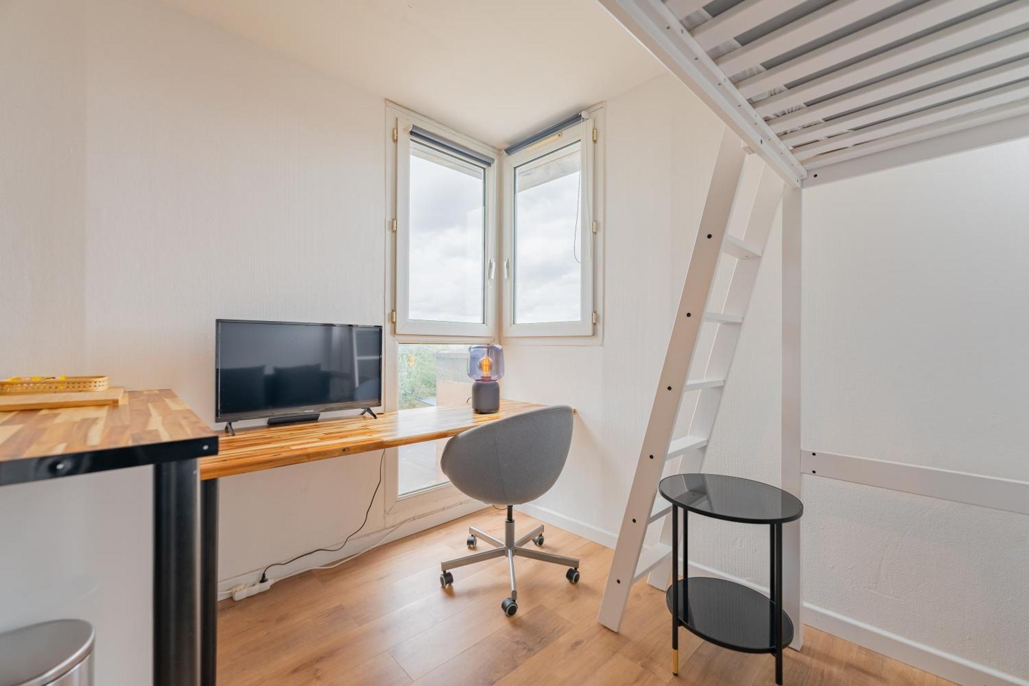 Charlemagne - Studio Confortable Avec Parking Gratuit - Quelques Pas De La Gare, Cuisine, Wifi Appartement Arras Buitenkant foto