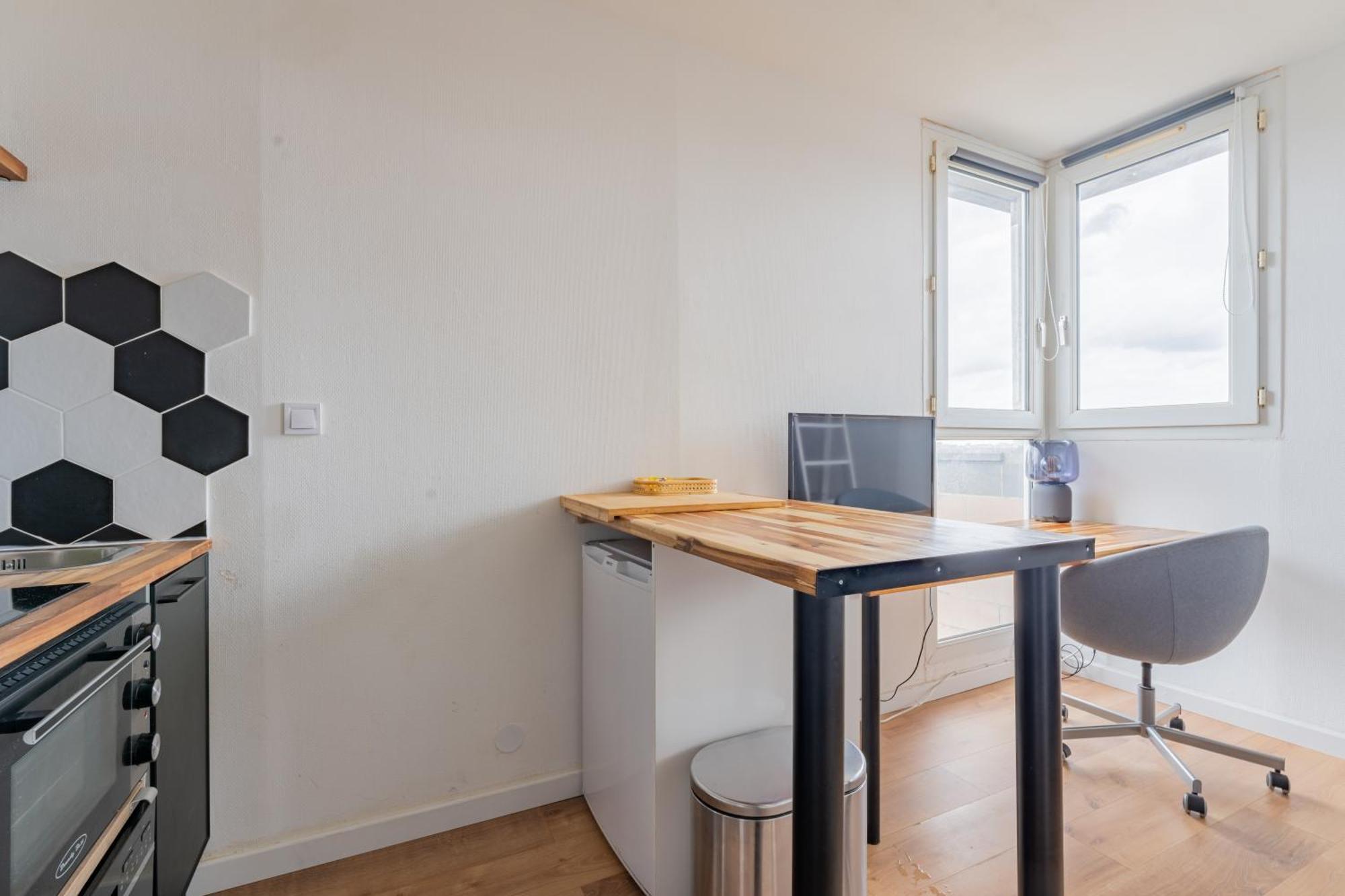 Charlemagne - Studio Confortable Avec Parking Gratuit - Quelques Pas De La Gare, Cuisine, Wifi Appartement Arras Buitenkant foto