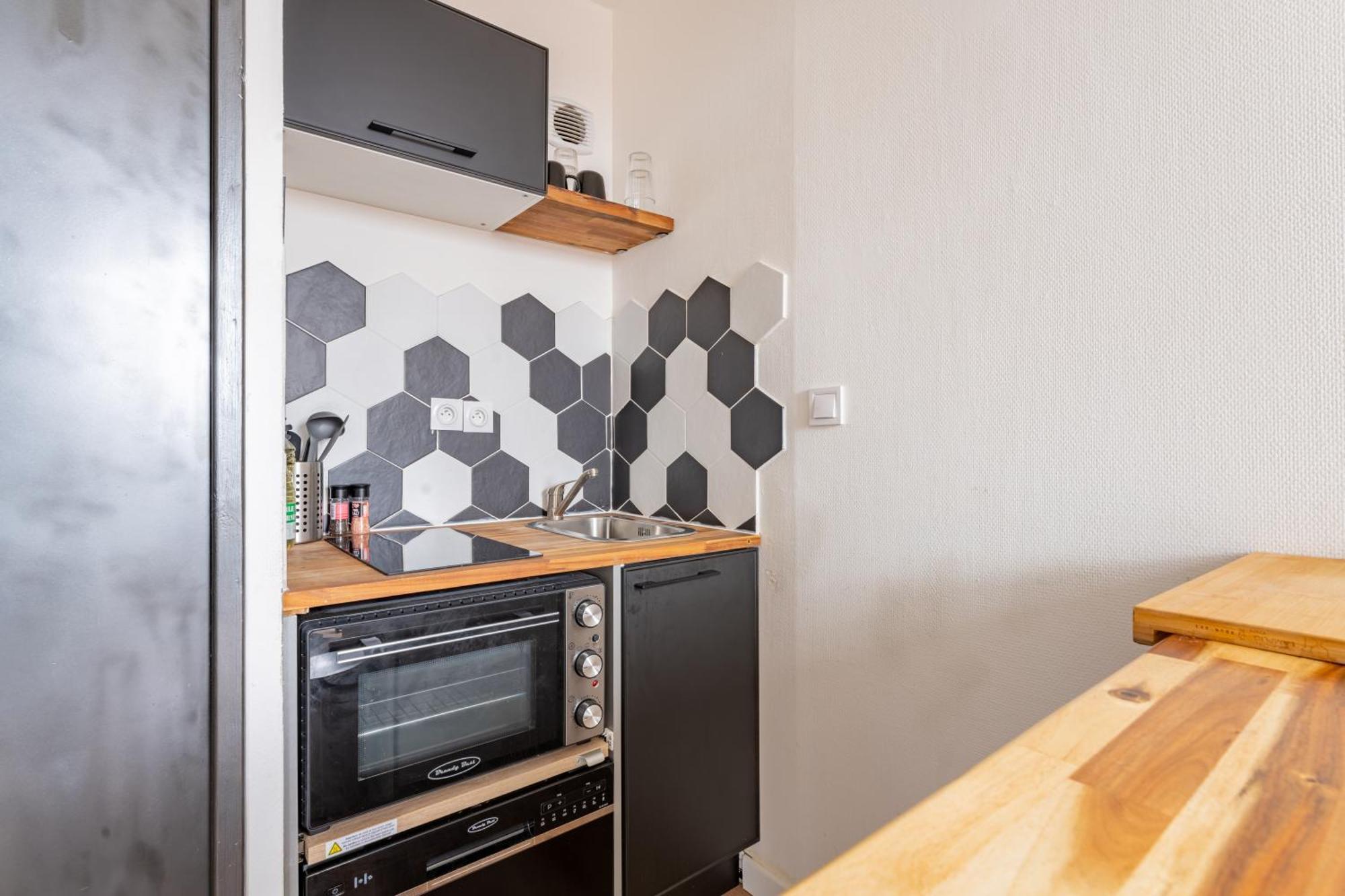 Charlemagne - Studio Confortable Avec Parking Gratuit - Quelques Pas De La Gare, Cuisine, Wifi Appartement Arras Buitenkant foto