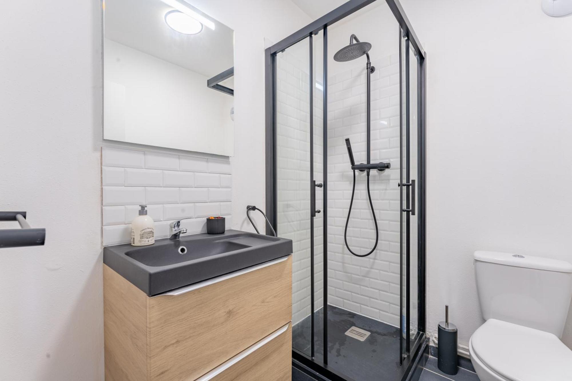 Charlemagne - Studio Confortable Avec Parking Gratuit - Quelques Pas De La Gare, Cuisine, Wifi Appartement Arras Buitenkant foto