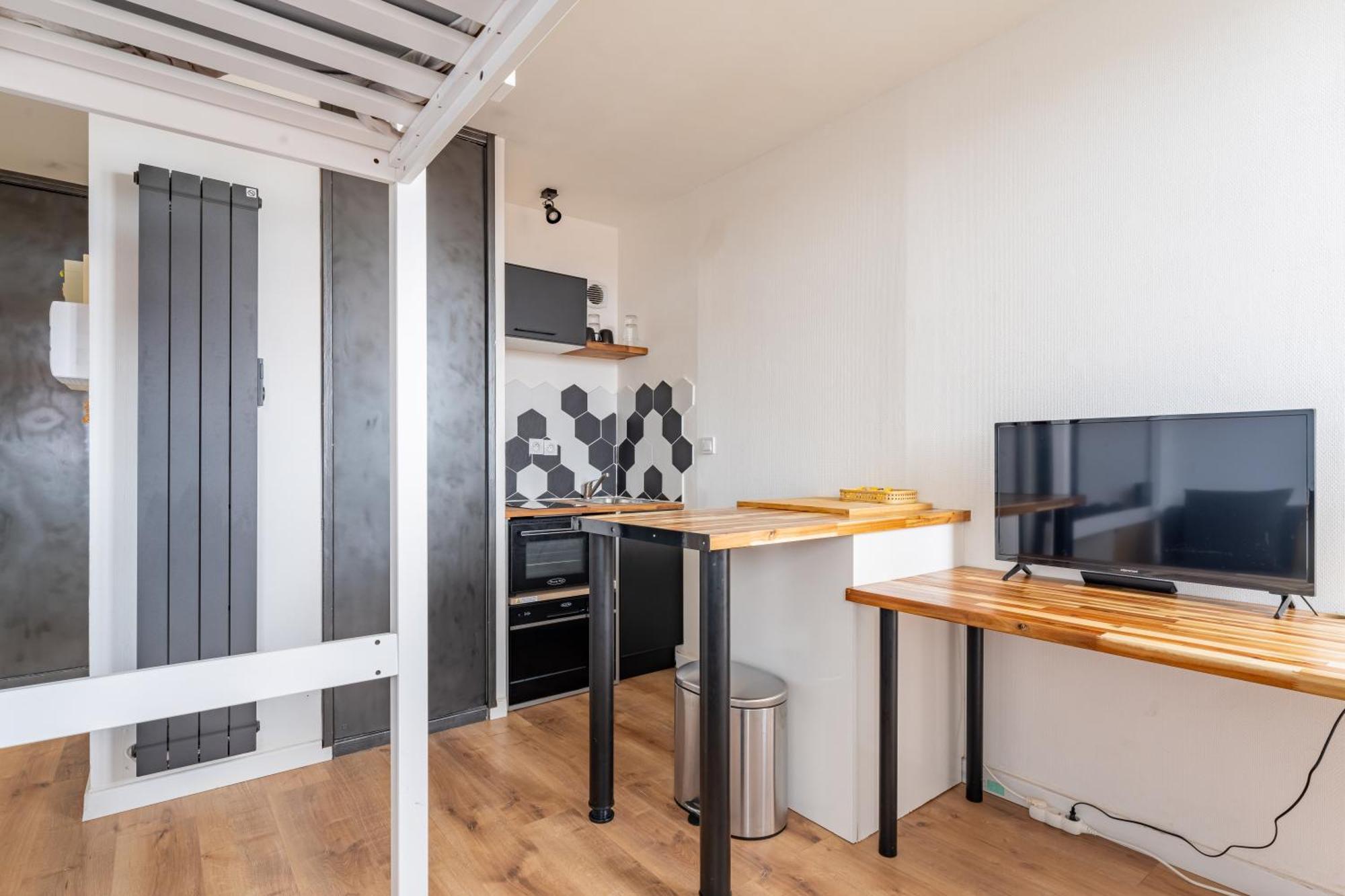 Charlemagne - Studio Confortable Avec Parking Gratuit - Quelques Pas De La Gare, Cuisine, Wifi Appartement Arras Buitenkant foto