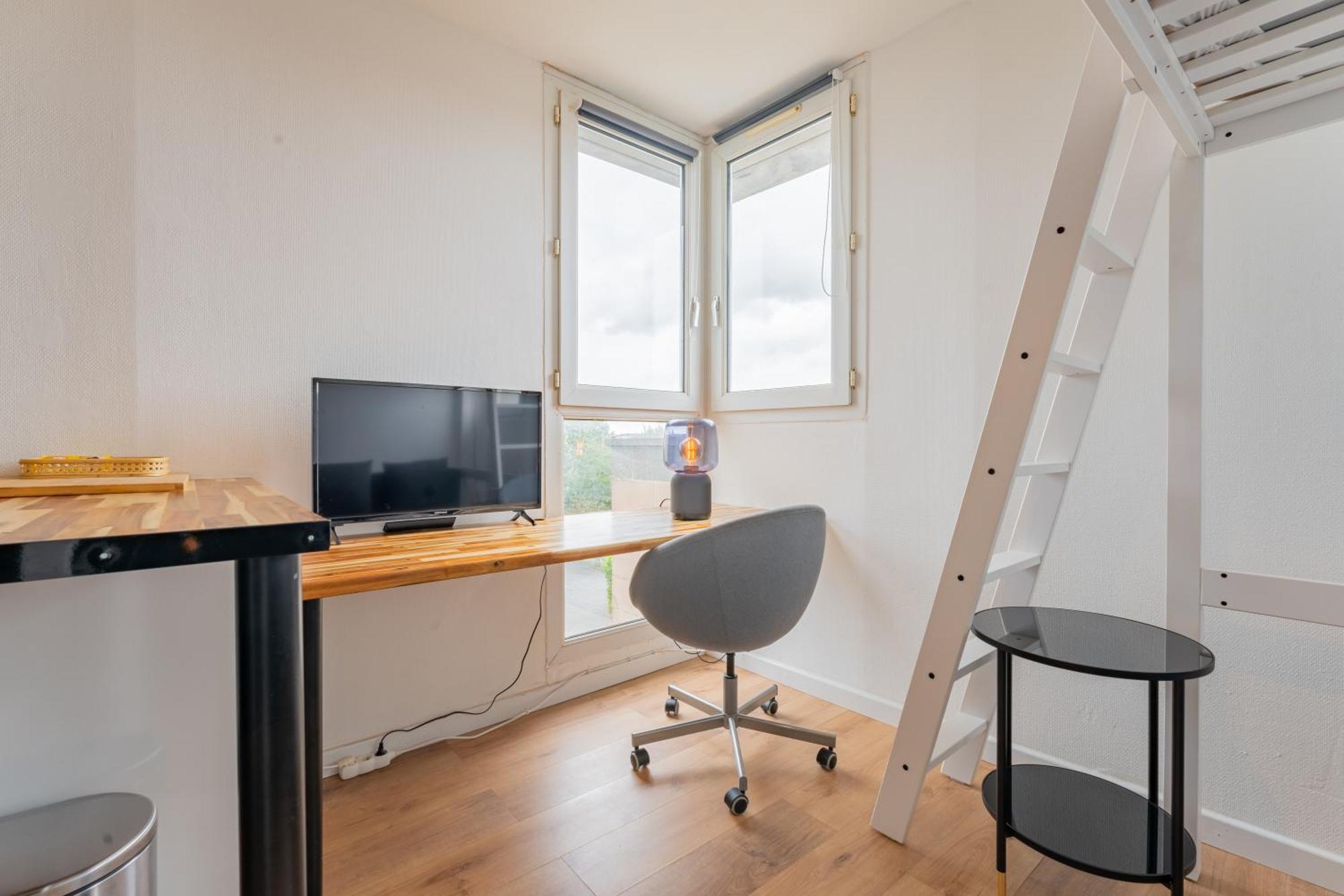 Charlemagne - Studio Confortable Avec Parking Gratuit - Quelques Pas De La Gare, Cuisine, Wifi Appartement Arras Buitenkant foto