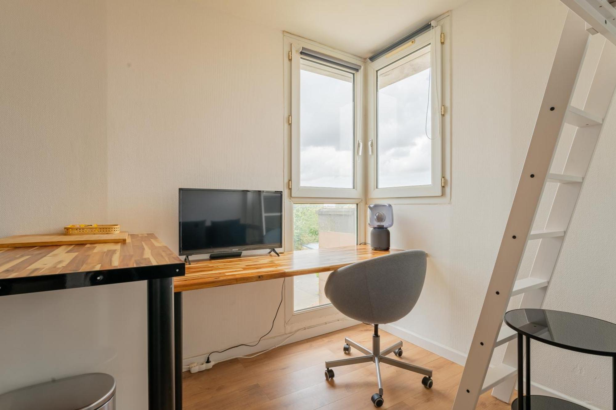 Charlemagne - Studio Confortable Avec Parking Gratuit - Quelques Pas De La Gare, Cuisine, Wifi Appartement Arras Buitenkant foto